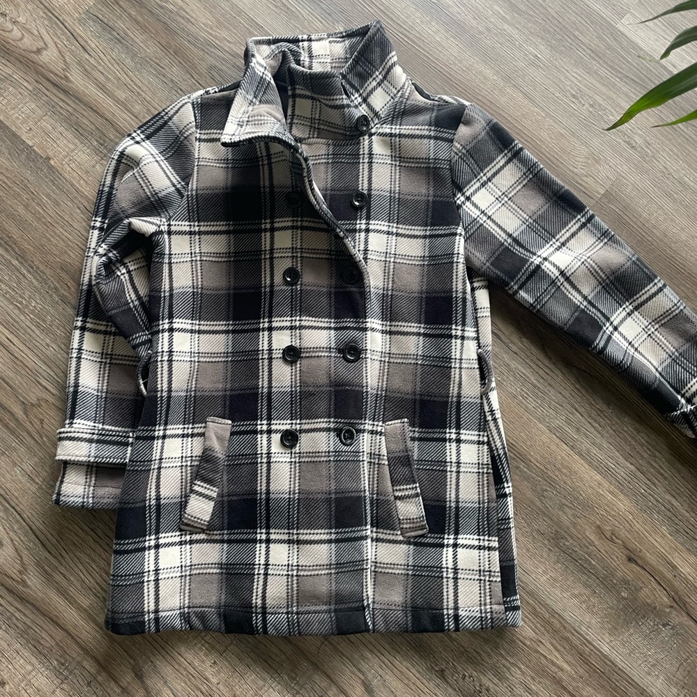 Black and white plaid fleece coat size large